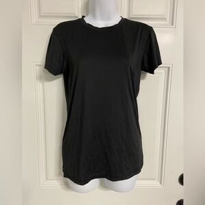 T5a- UNIQLO Black AIRISM T-Shirt